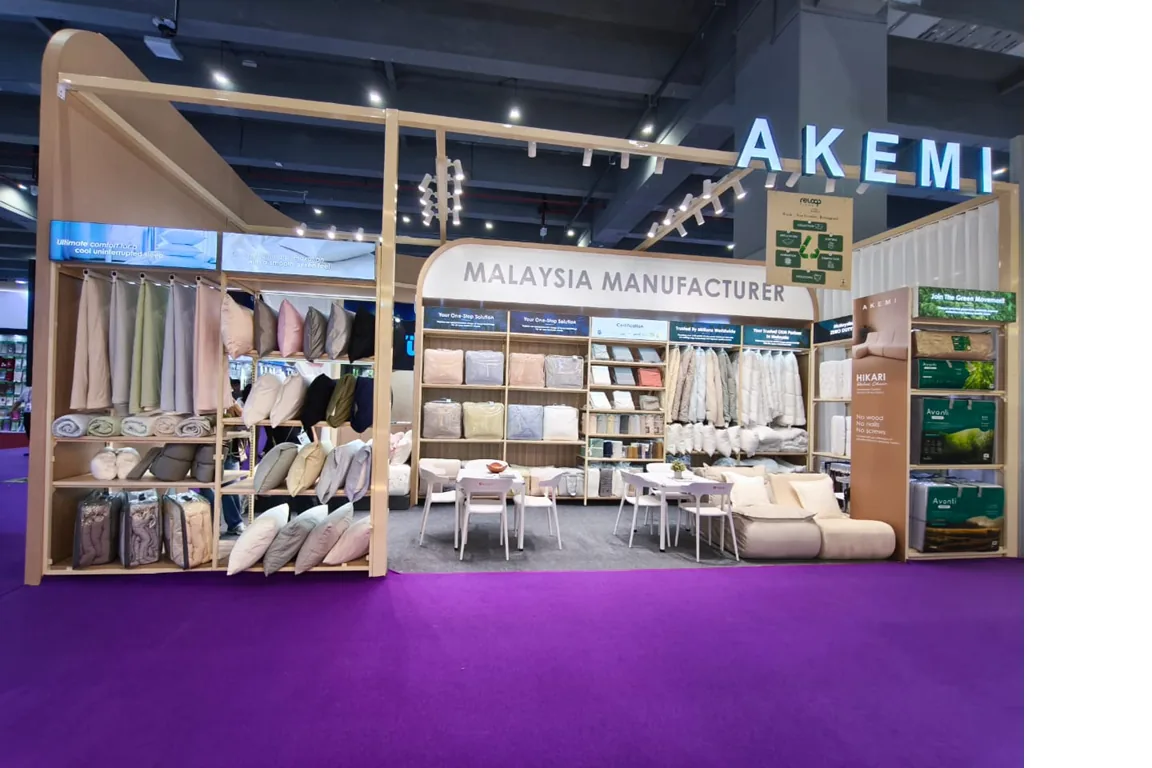 Eadeco bedding products on display at the Canton Fair